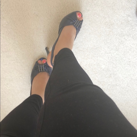 Navy Blue Anne Klein heels - Picture 4 of 5